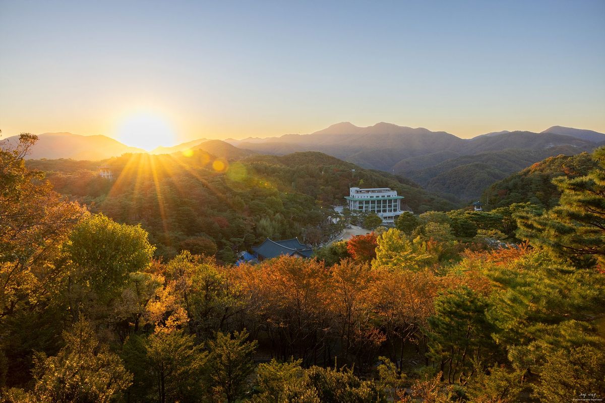 월명동 힐링코스 전망대 - 다섯 골짜기가 하나로 이어지는 포토스팟