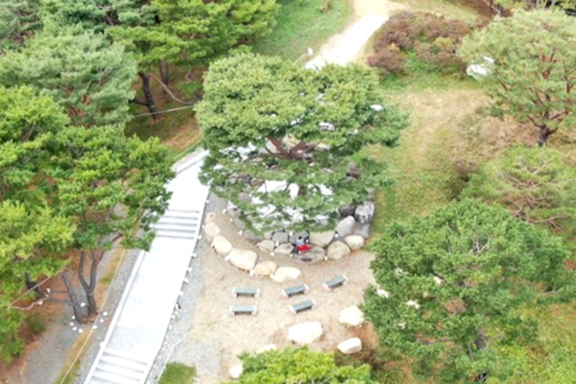 월명동 자연성전 내 기도동산 전경, 자연 지형을 따라 조성된 기도 공간